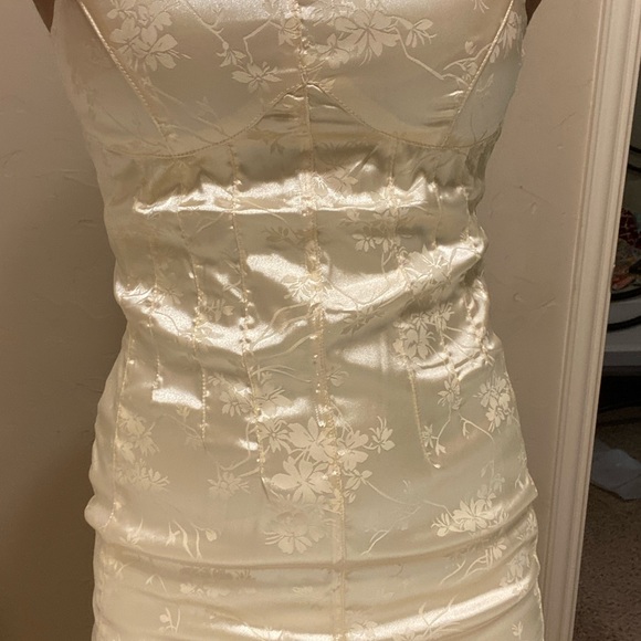 NWT Princess polly lioness le chateau dress - Picture 2 of 5